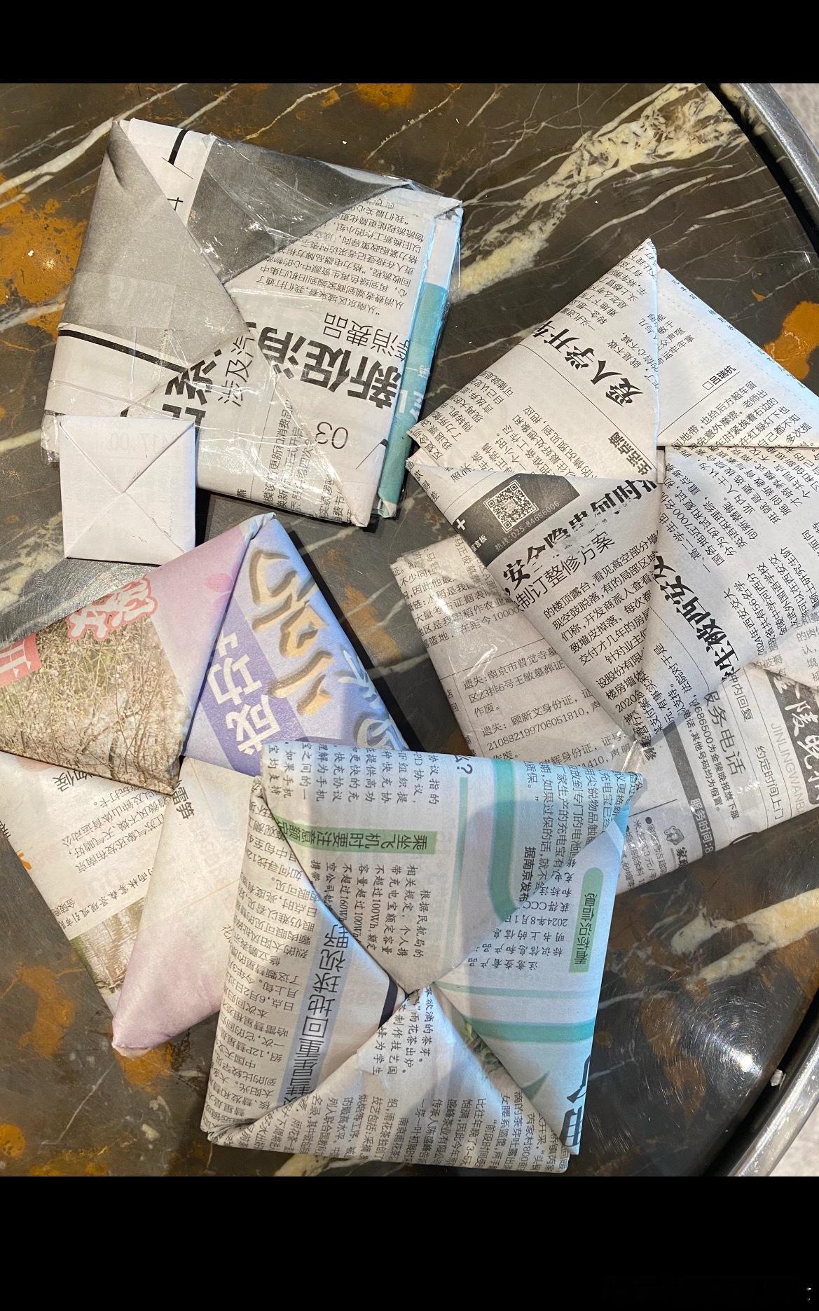 回忆起我小时候那快乐可太多了因为父母工作忙，从小跟着退休的爷爷奶奶回老家生活，我