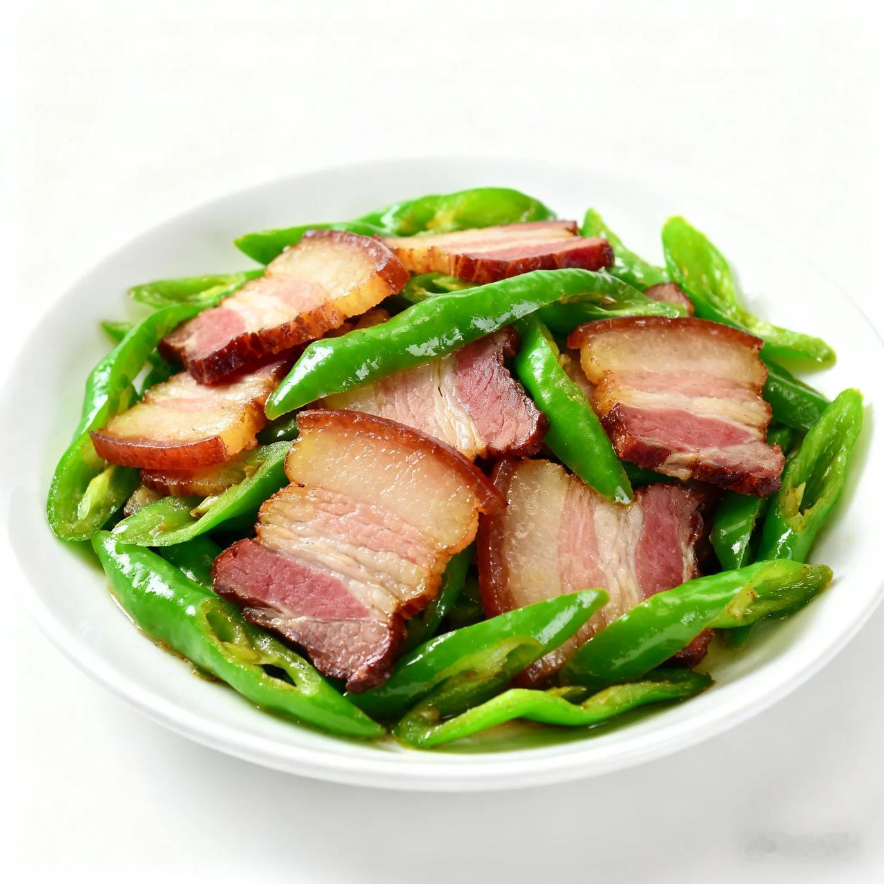 腊肉和砒霜一致，你敢信！？
近日有官方媒体报道，两广地区深受欢迎的腊肉，咸肉里竟