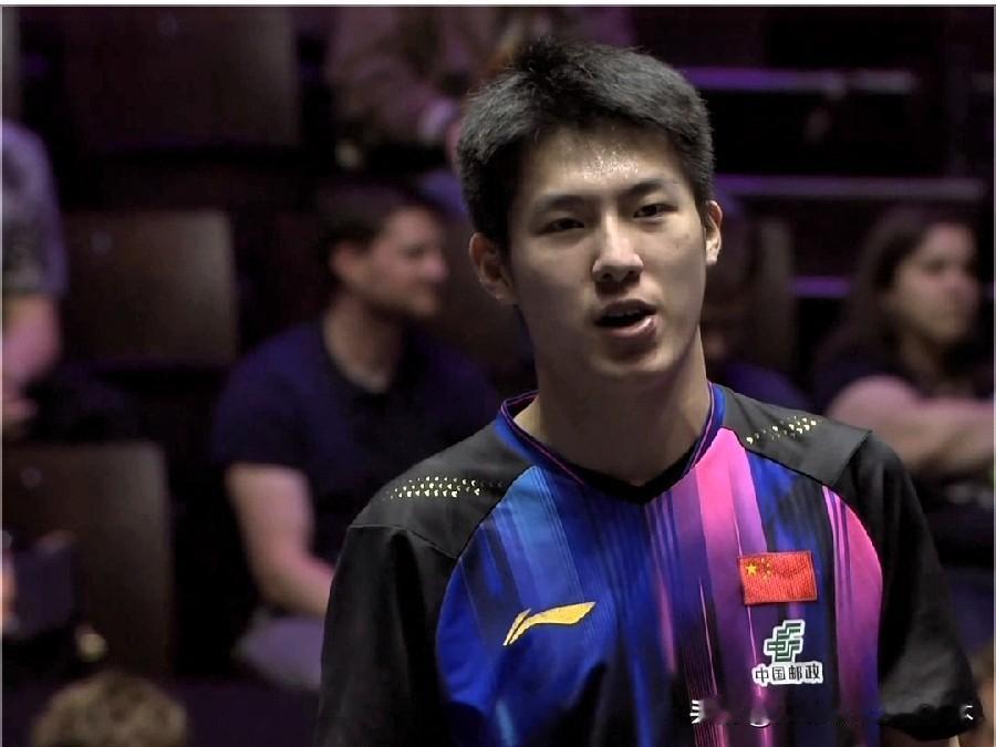 温瑞博也出局了！
第一次参加冠军赛感觉温瑞博手有点紧，发挥得不是太好，失误有点多