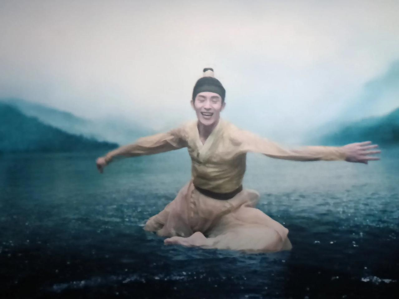 [玫瑰][玫瑰][福][福][比心][比心]
千里江山入眼眸，青绿画卷梦中游。