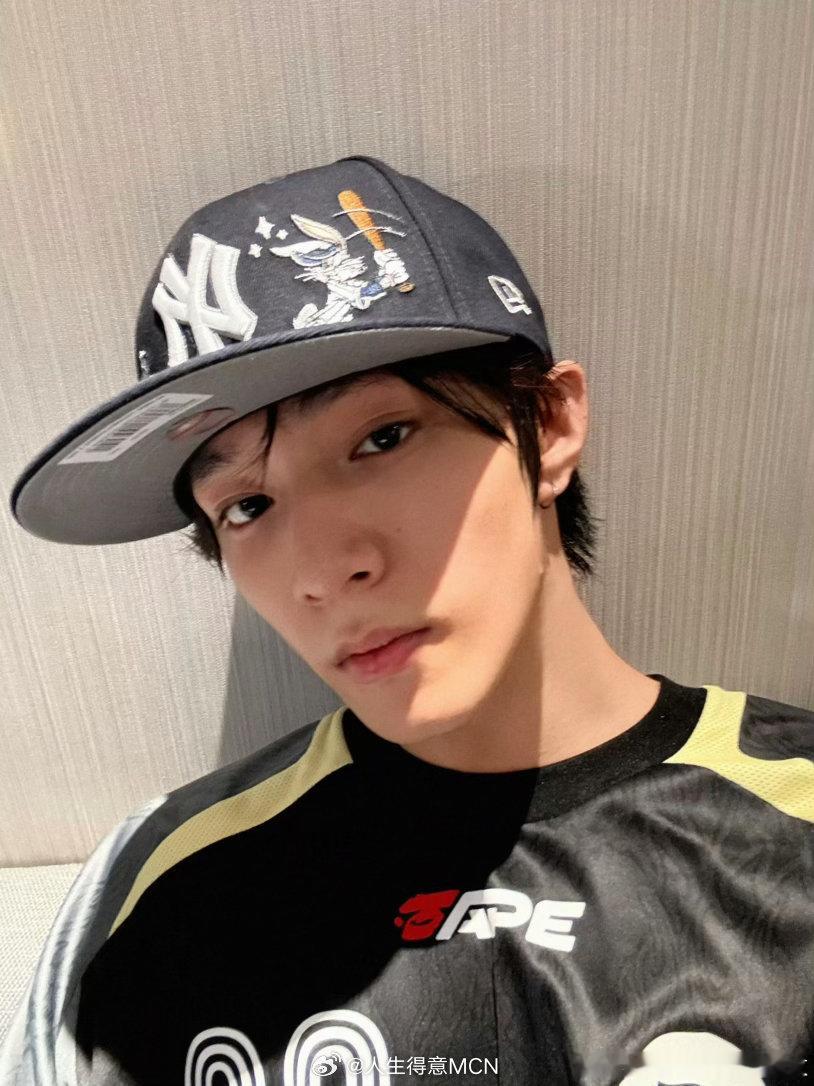 刘耀文瘦成小狗干了刘耀文演唱会前状态 太自律了吧🥹 