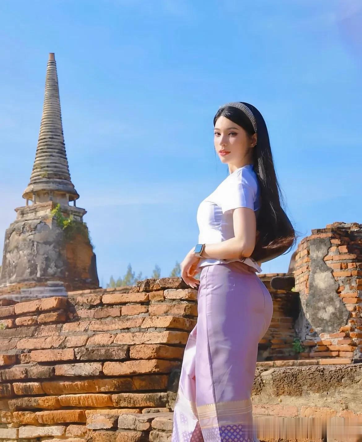 阿瑜陀耶Ayutthaya，坐落在曼谷以北的平原上。阿瑜陀耶的意思是“永远胜利之