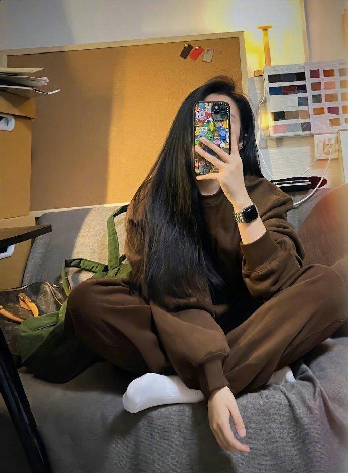 不管是恋爱还是婚姻，任何一段长期的亲密关系，最基础的思维都是“利他”。“利他”并