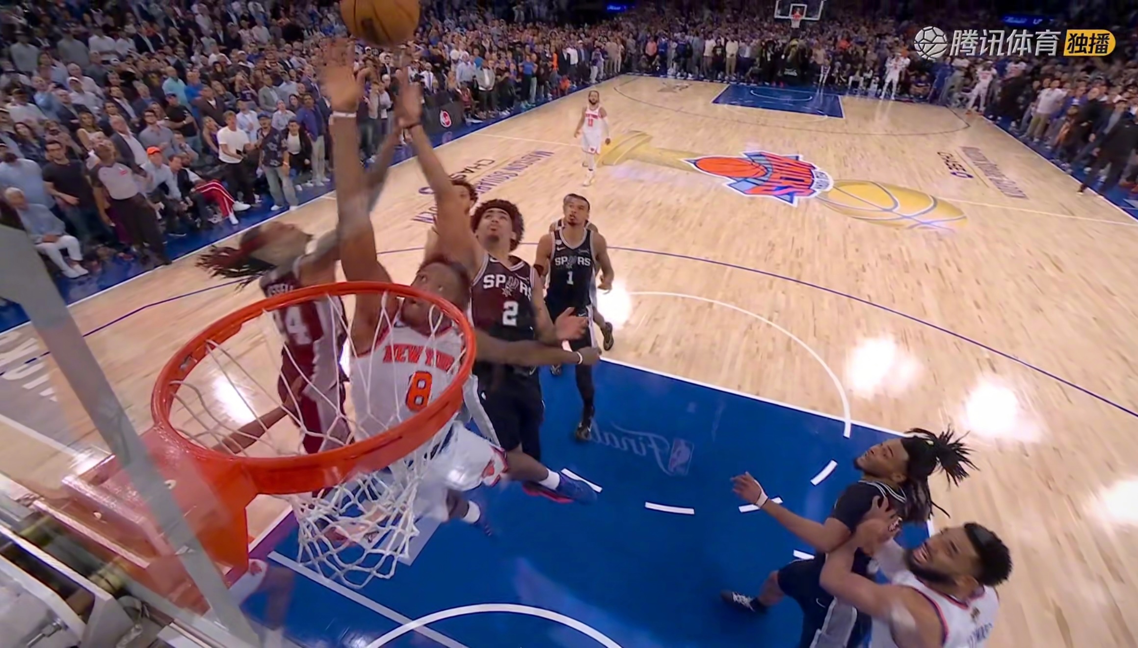 牛逼尼克斯，值得总冠军！！马刺这都能输……真不配赢，回家种地吧。NBA马刺vs尼