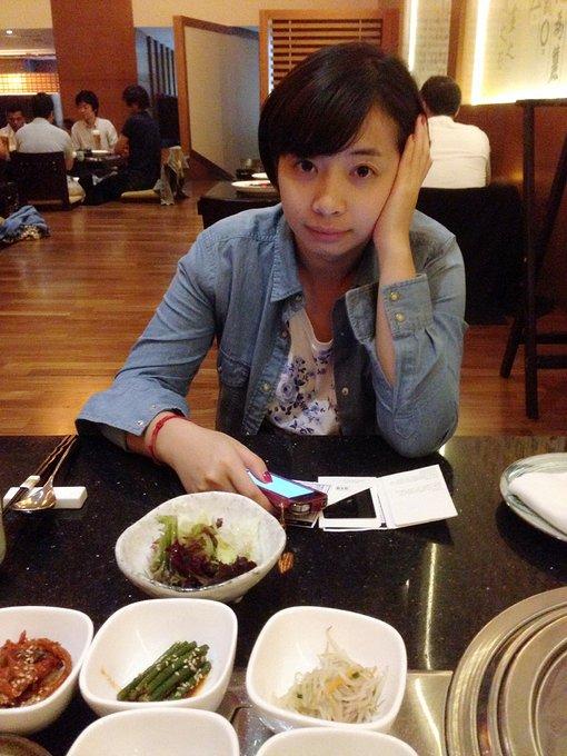 很多人都希望自己看起来年轻、精神充沛。其实，合理的饮食习惯对保持年轻有很大帮助。