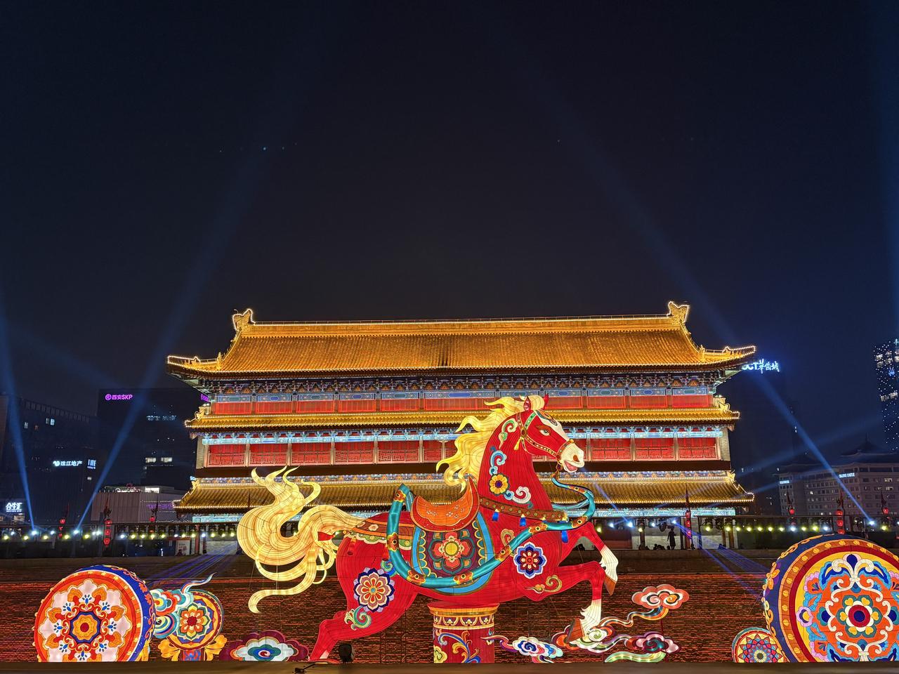 月食上元夜，永宁观飞马，火树银花灯，红月箭远缀，阴阳交替和，天人感应圆，长安念某