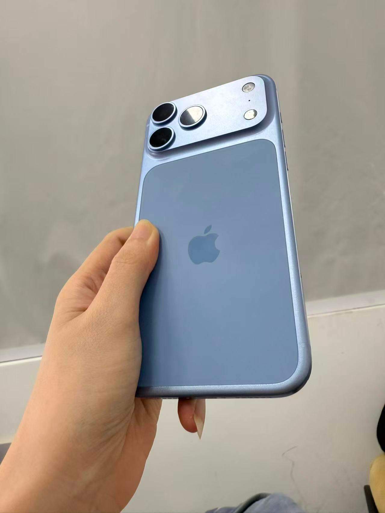 下月苹果就发布iPhone18 Pro了，目前配置信息几乎都出来了，就等价格了。