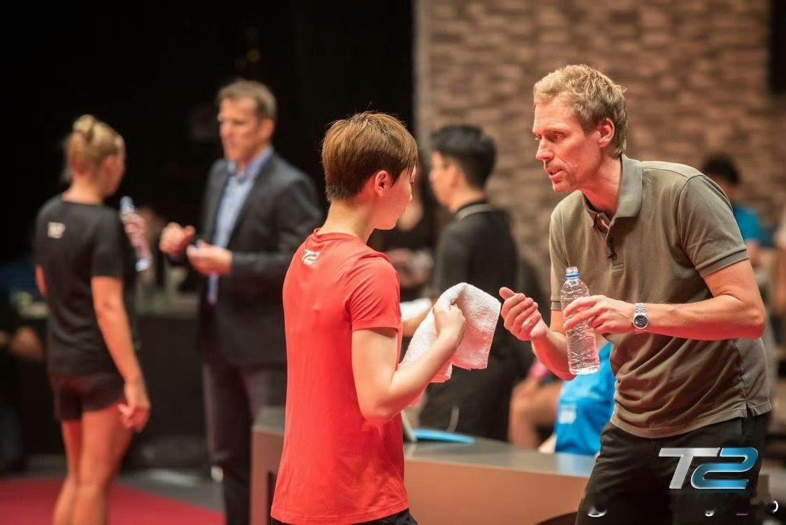 刷到老佩跟🐟聊天的视频 都是熟人啊熟人 