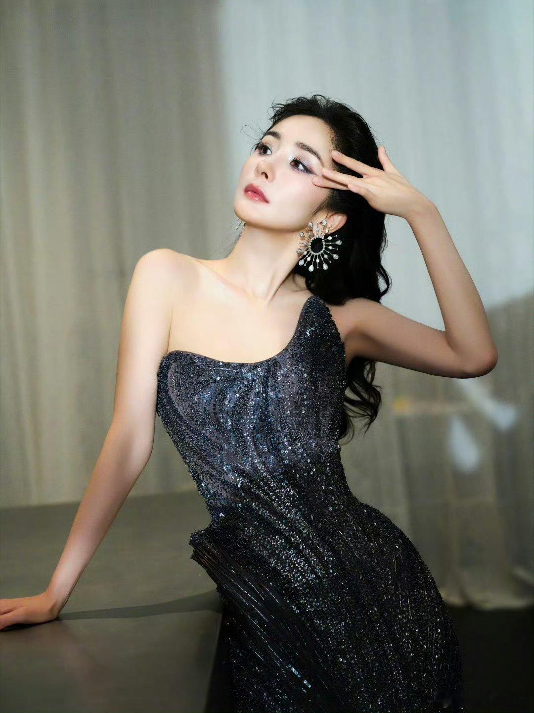 杨幂 赵露思 vogue造型 ​​​