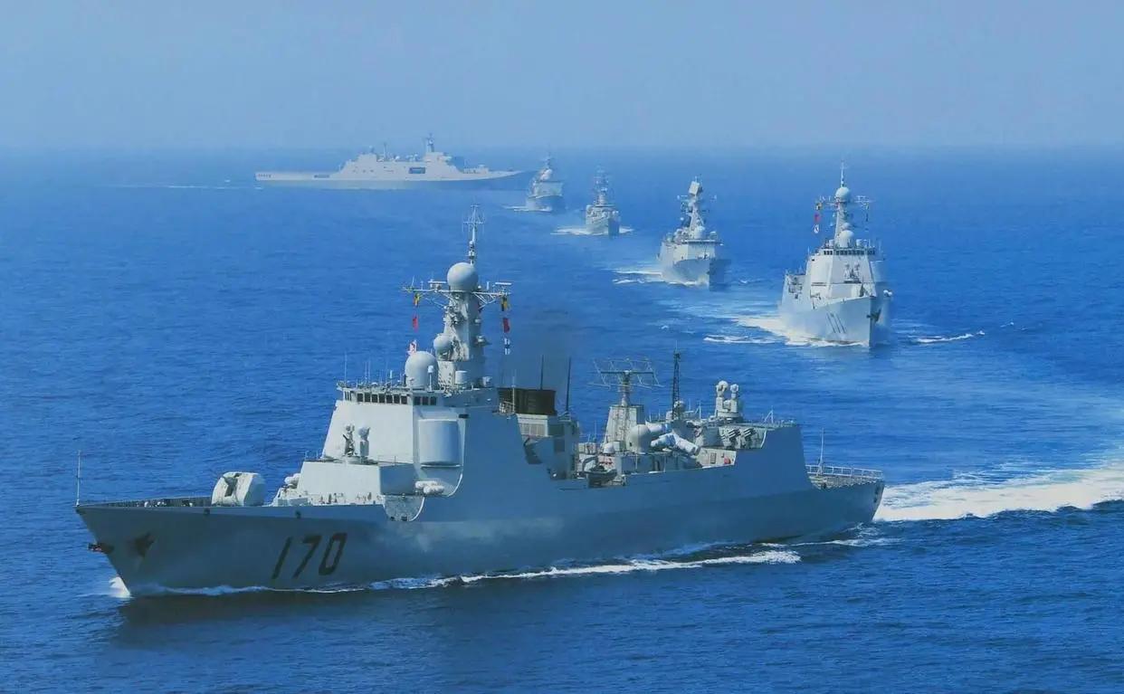 激动人心！！
解放军直接划区封了14天！

任何船只都不能进。
往南一点的地方。