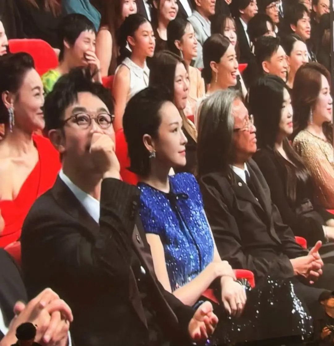 章子怡亮相金像奖，冲击影后桂冠！其实她已经得过两次影后了，她在华语影坛的地位，确