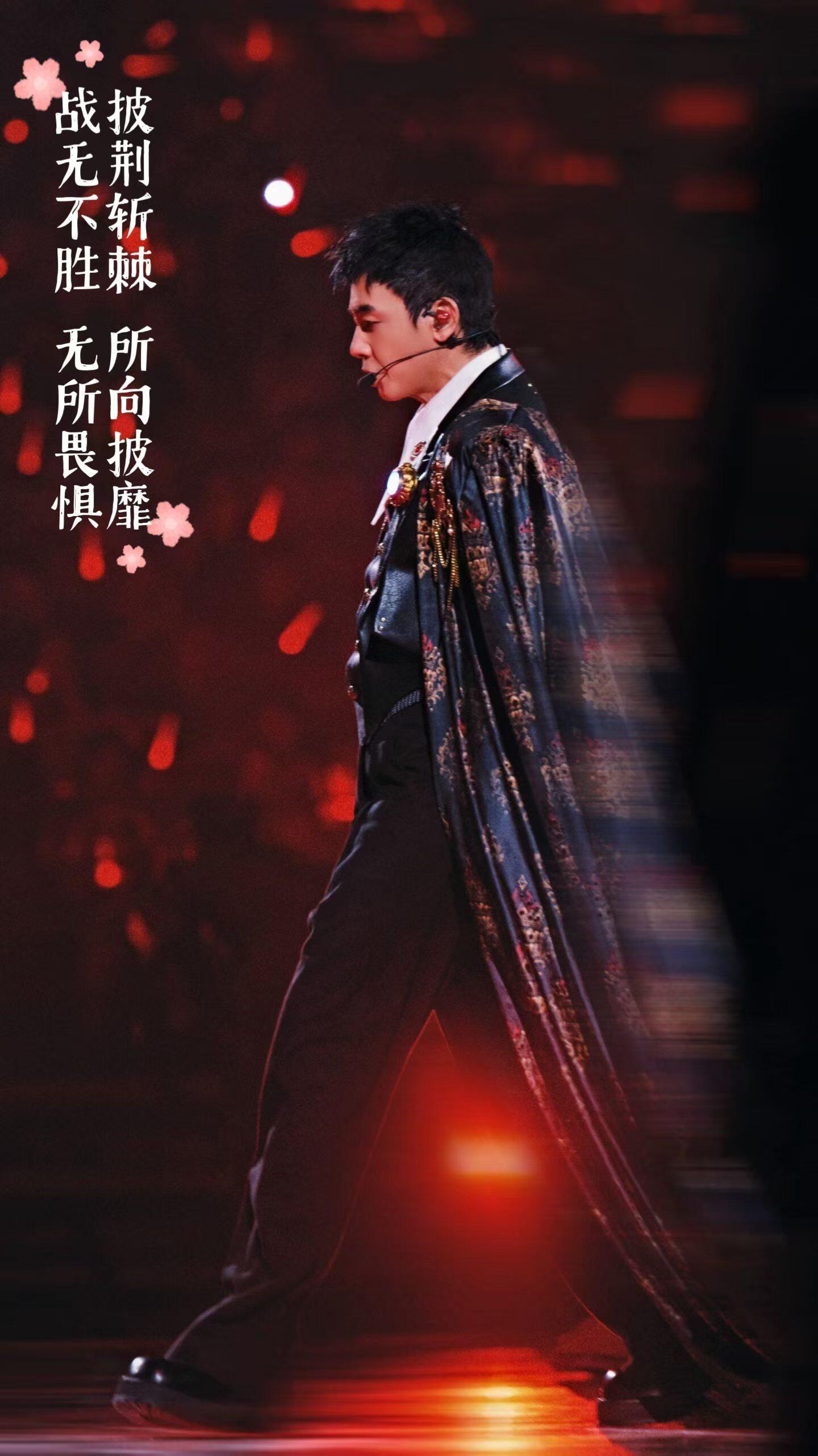陈小春发文回应  谁被陈小春的“实在”戳中了？没有“粉丝多担待”的客套，只有“在