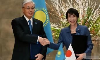 国家利益高于一切，
对于哈萨克斯坦总统的“狡猾阴毒”之心，中方心里明白得很，绝对