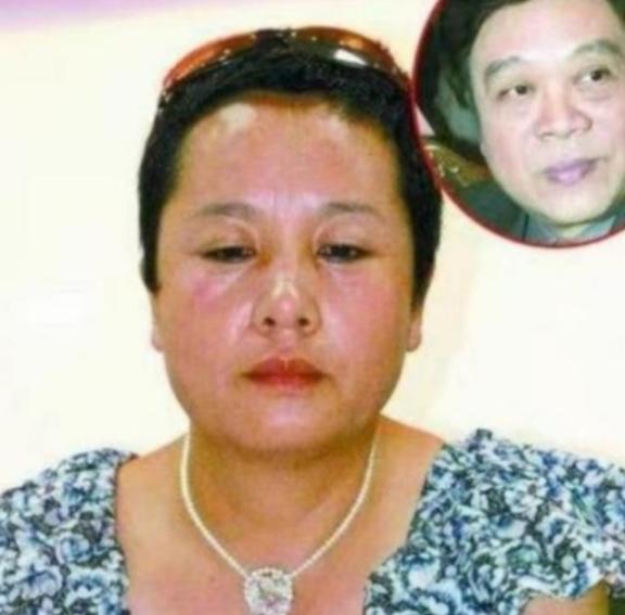 “赵忠祥瞒着妻子与我发生关系多年，并有特殊癖好，令我身心受到严重伤害。”2004