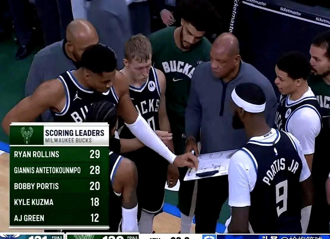 里弗斯这教练当得，真有点东西啊。

最后4.7秒，雄鹿120-121落后黄蜂，暂