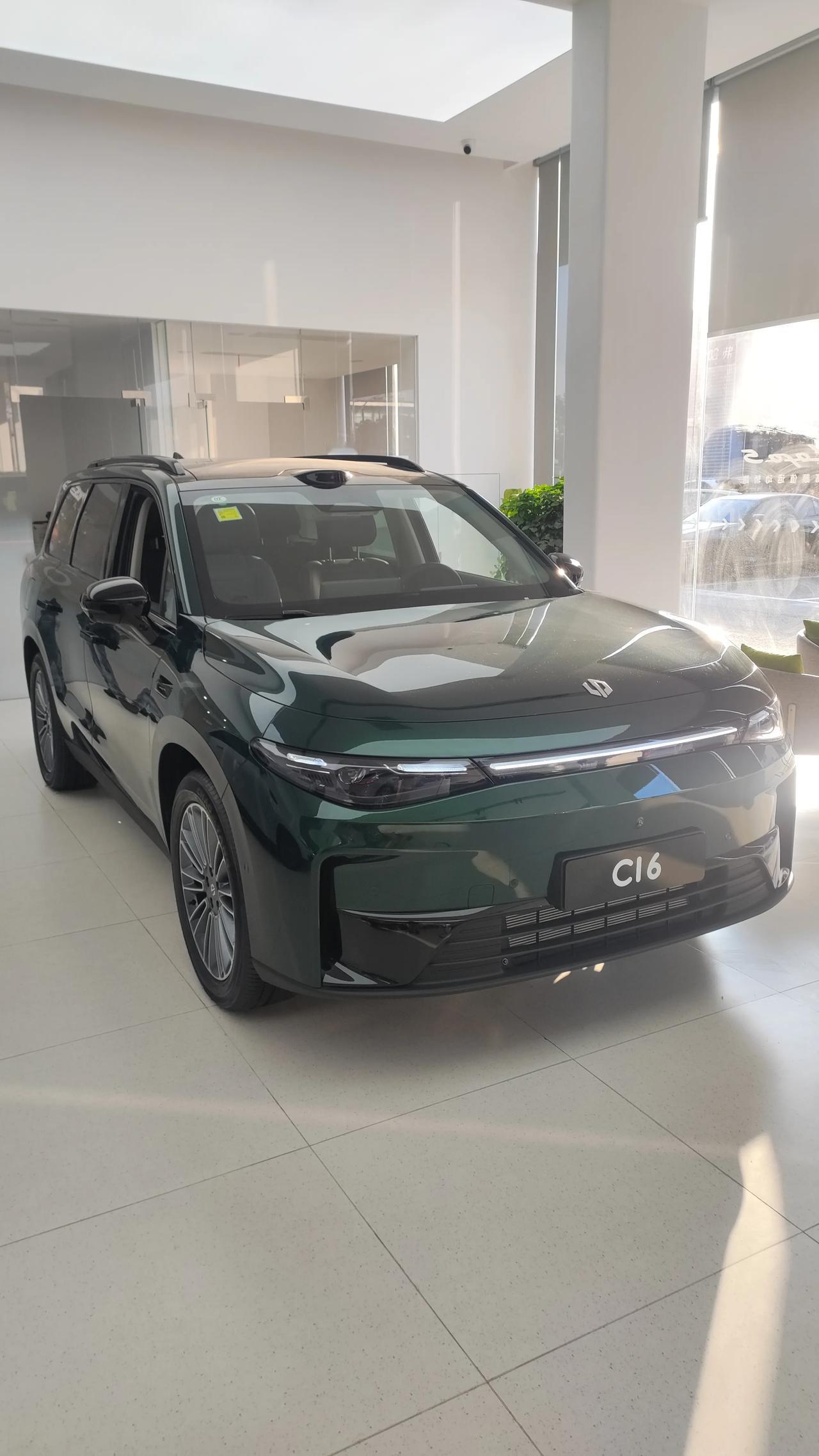 老王和田小姐的事情，告诉我们男人：
一，征服珠峰的人未必能征服那两座小山峰。肚脐