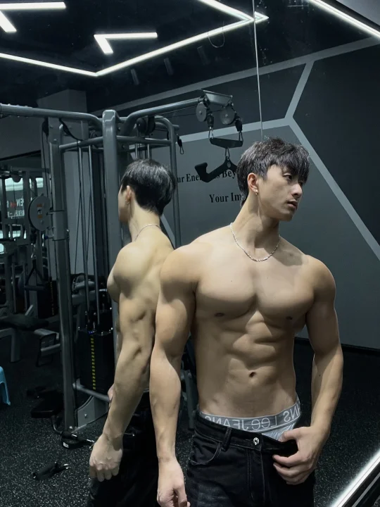 非要长得很爽吗