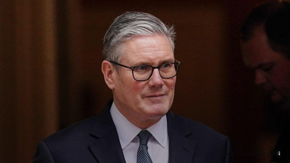 英国工党地方选举惨败后，党内反叛持续发酵。据天空新闻台报道，至少40名工党议员计