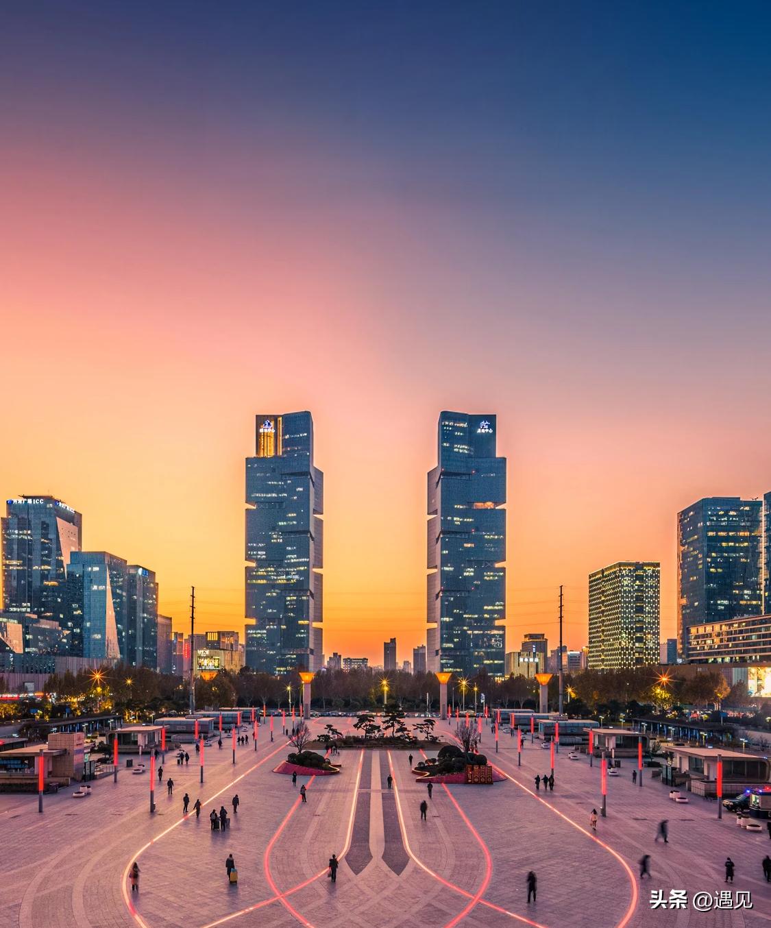 说了无数次楼市要回暖，真的要来了！
2026年楼市小阳春在各城市轰轰烈烈的上演，