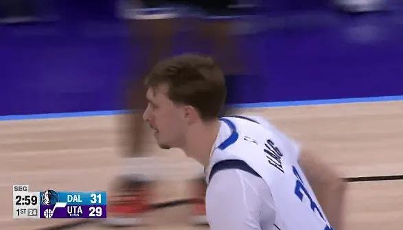 独行侠痛失好局！弗拉格里程碑成里程悲。
弗拉格破纪录的职业生涯新高狂砍42分！