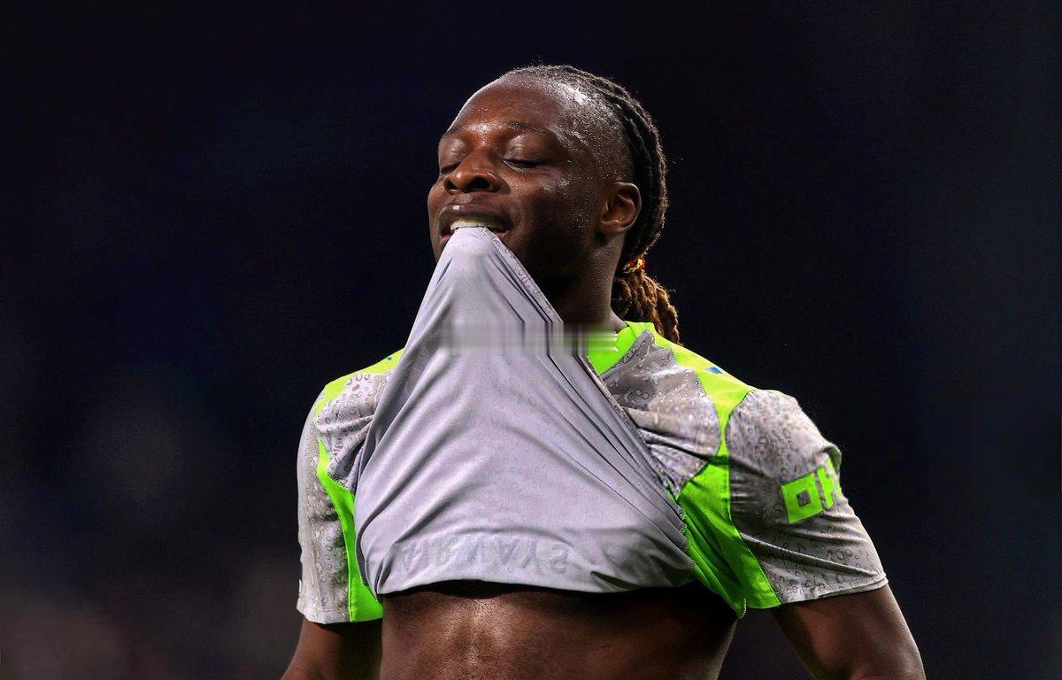 曼城1比0伯恩利一夜过后英超局势大变！曼城1-0登上榜首，切尔西主帅107天便遭