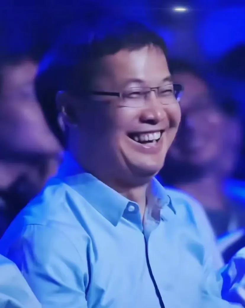 卢总笑得好开心，K60至尊版让友商有压力了
卢总笑得好开心	红米K60至尊版25