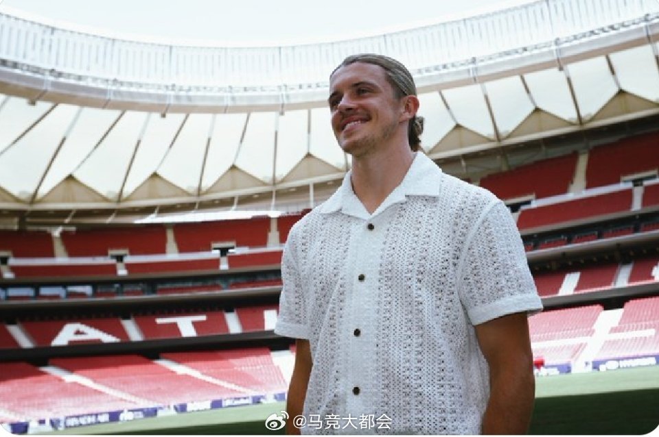 现在最尴尬的是加拉格尔了，作为根正苗红的切尔西青训，被切尔西想方设法赶走，人都到