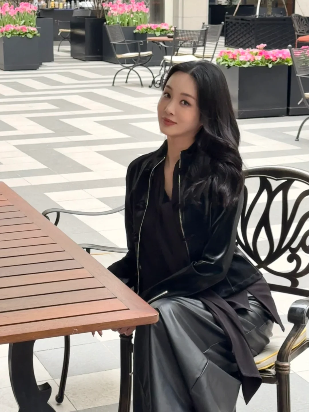 穿了一件不是很像新中式的新中式