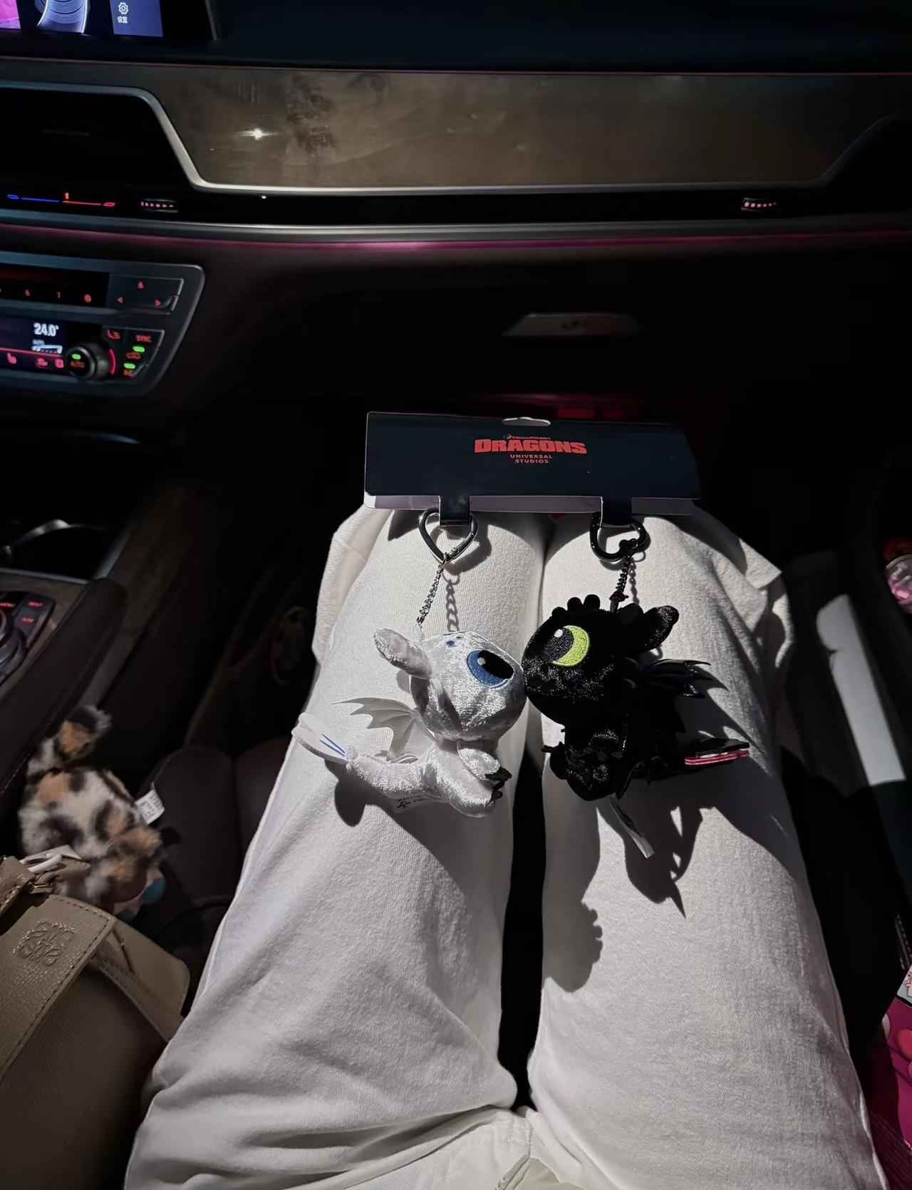 我可以一直吃同样的饭 反复听同样的歌 我不喜欢新鲜感 我想要安稳的一切