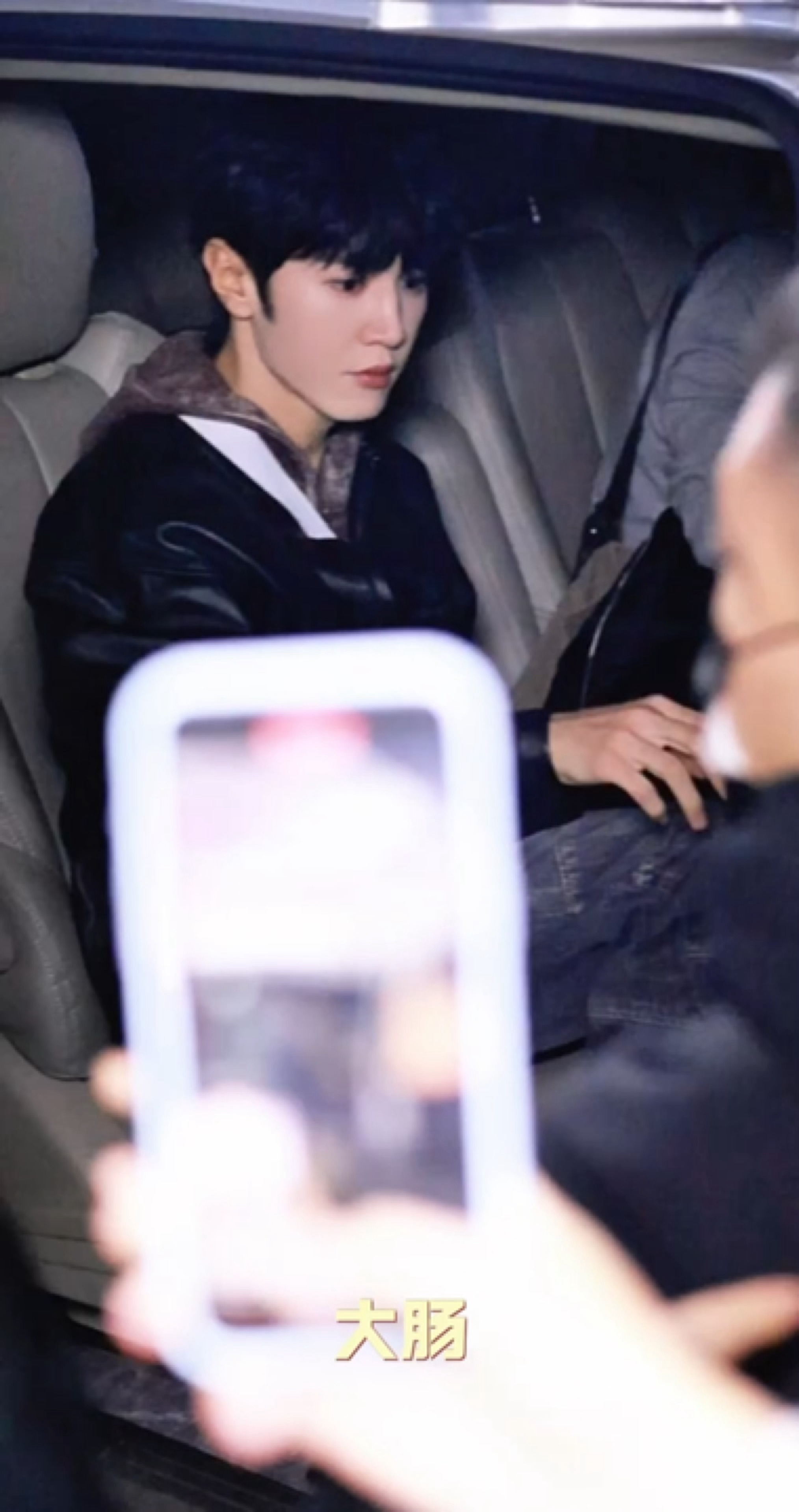 今天是卷毛儿远远🥺陈哲远录制大侦探路透