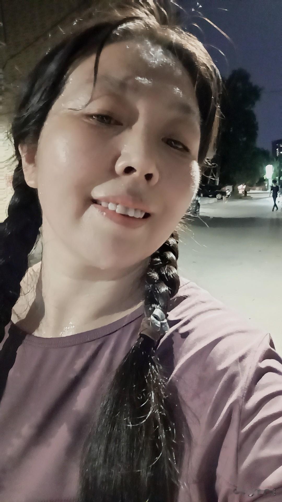 我认为不值得。
我最不喜欢五一到处看后脑勺了！
平时时间也充裕，所以一直习惯错峰
