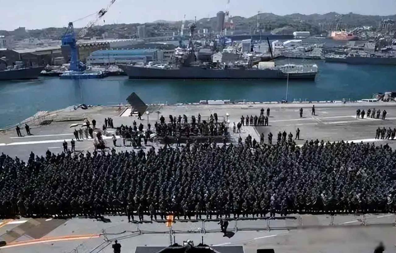 日本军舰开进菲律宾，南海突然热闹起来，历史阴影悄悄浮出水面

最近一次叫“肩并肩