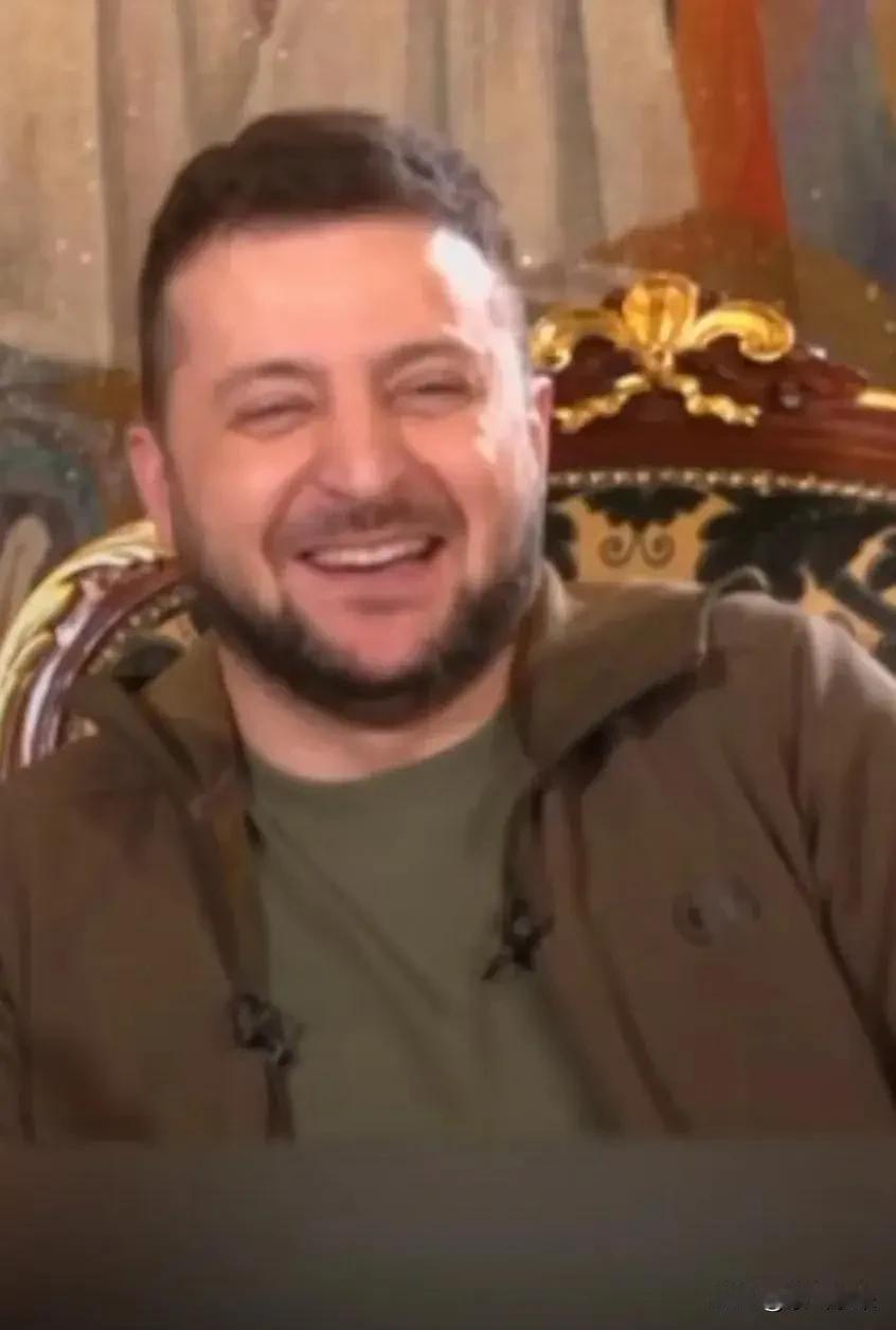 乌克兰总统泽连斯基悬着的心落地了

不用为钱发愁了，整整900亿欧元！

欧盟援