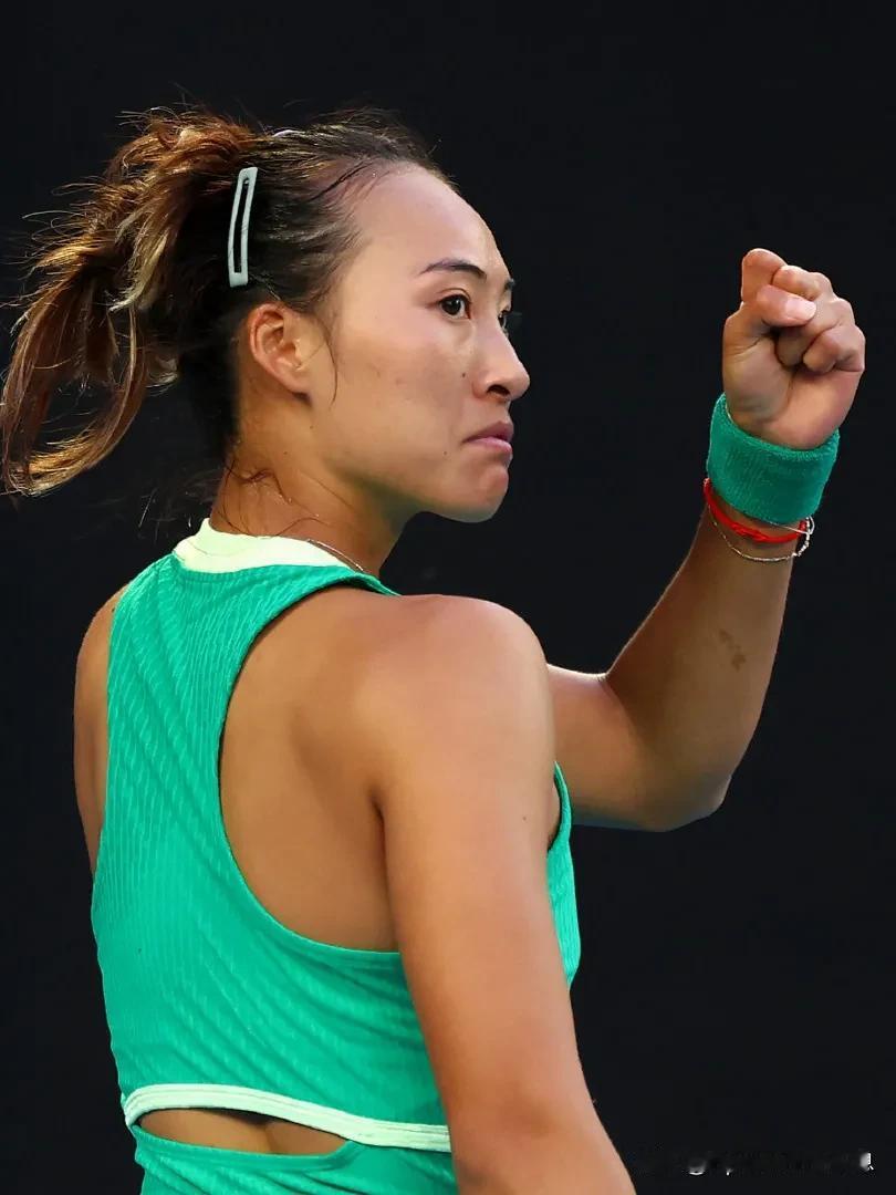 I LOVE YOU！郑钦文！
北京时间1月25日，2024澳大利亚网球公开赛女