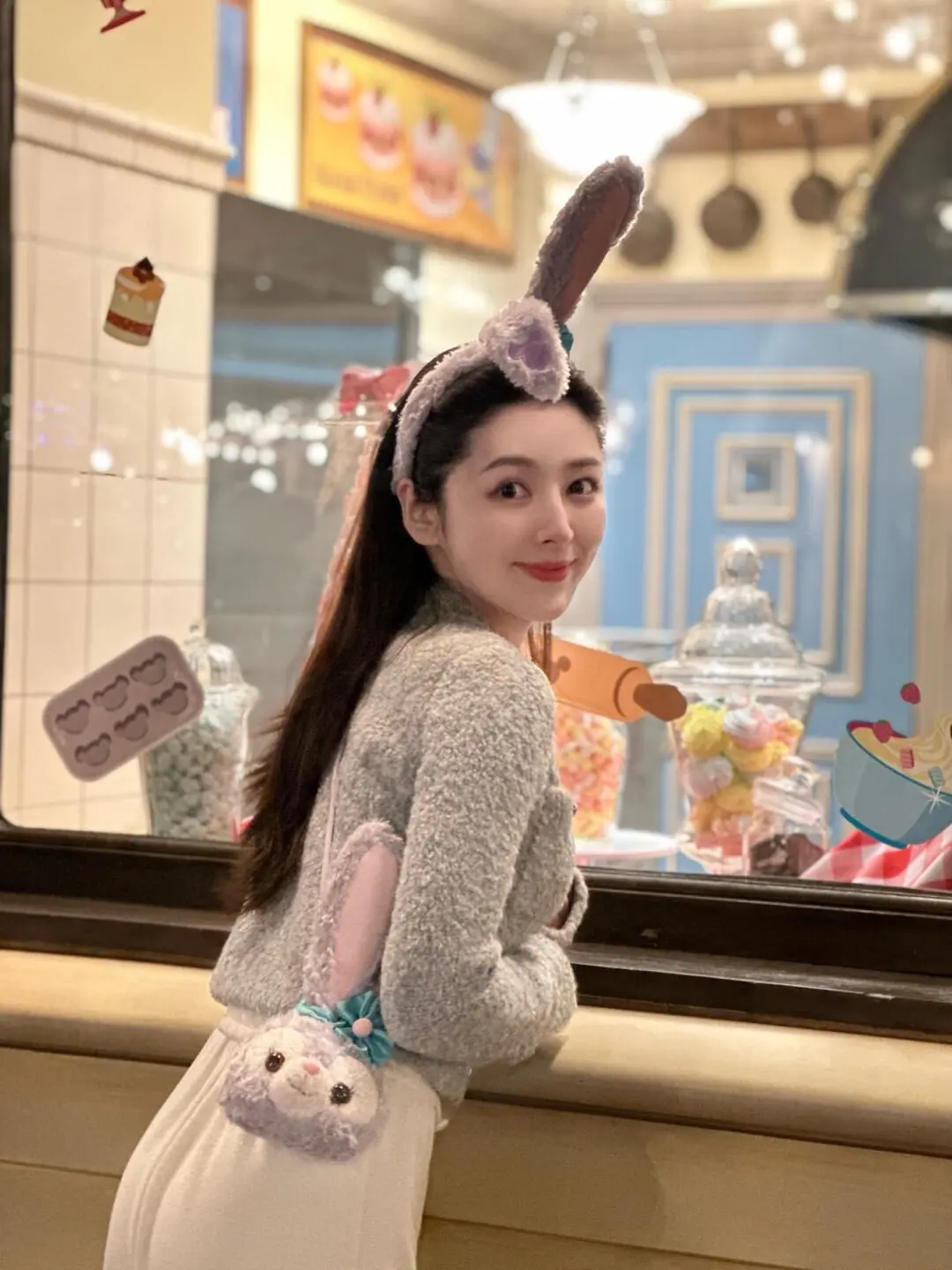 每次你照镜子时，你都能看到这个世界上最应该爱你的人