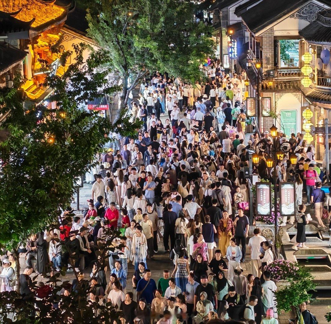 腿都要走断了。 大理·大理古城