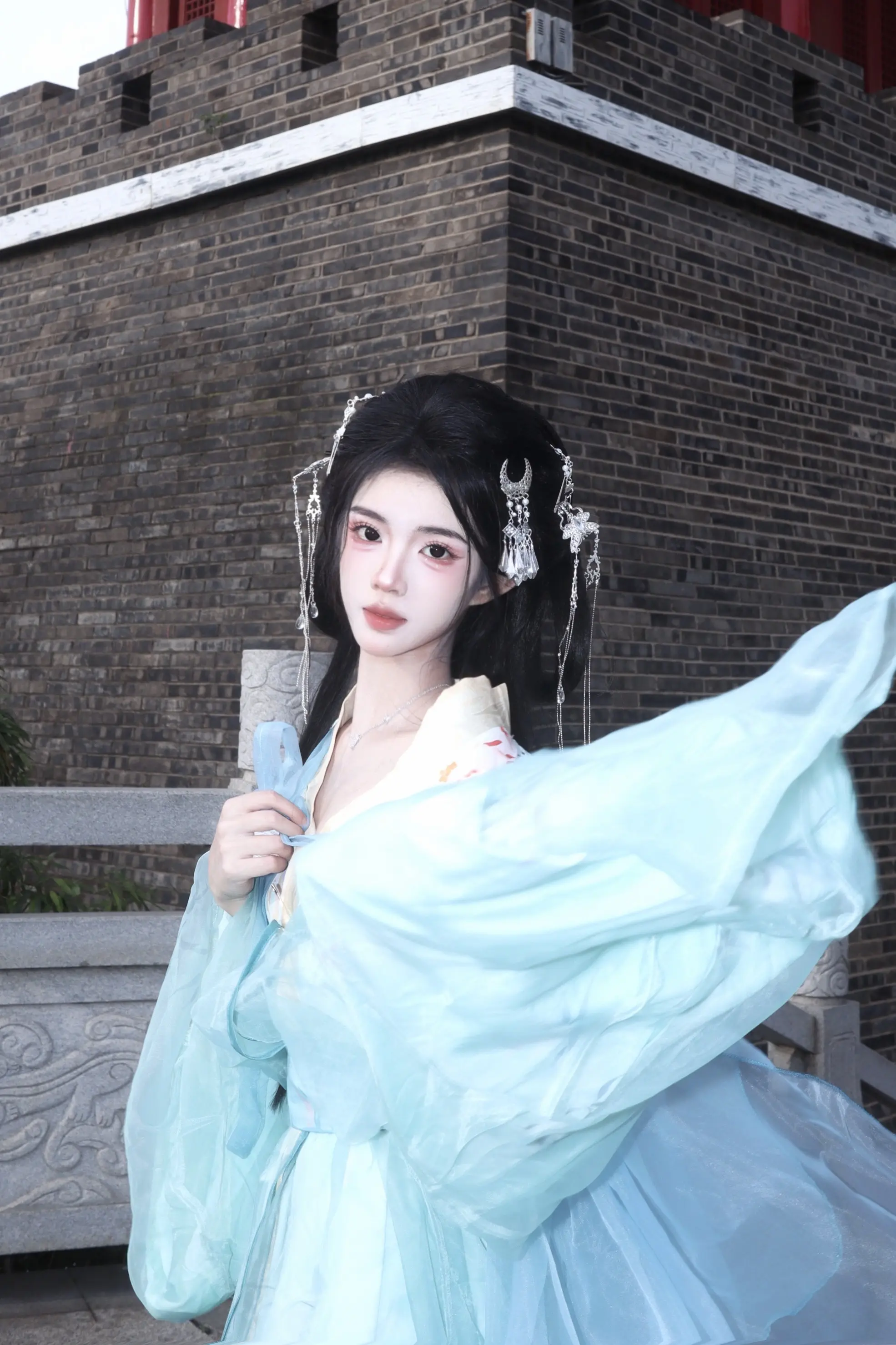 “妾随大王 生死无悔”   （ ）