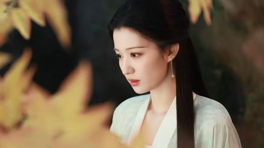 王楚然辛云来杀青照王楚然大美女新剧明月录杀青了！超期待这个剧的！复仇女主人设很带