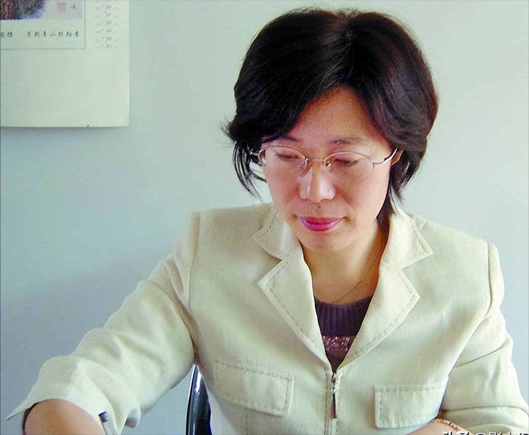 [微风]2004年，山东女子因在坐月子时觉得无聊，找来美国两套顶级密码破译，谁曾