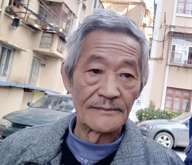 妹爷病逝离世，82岁隐藏身份曝光，原来我们都小看他了！
陈翔六点半官方发文确认，