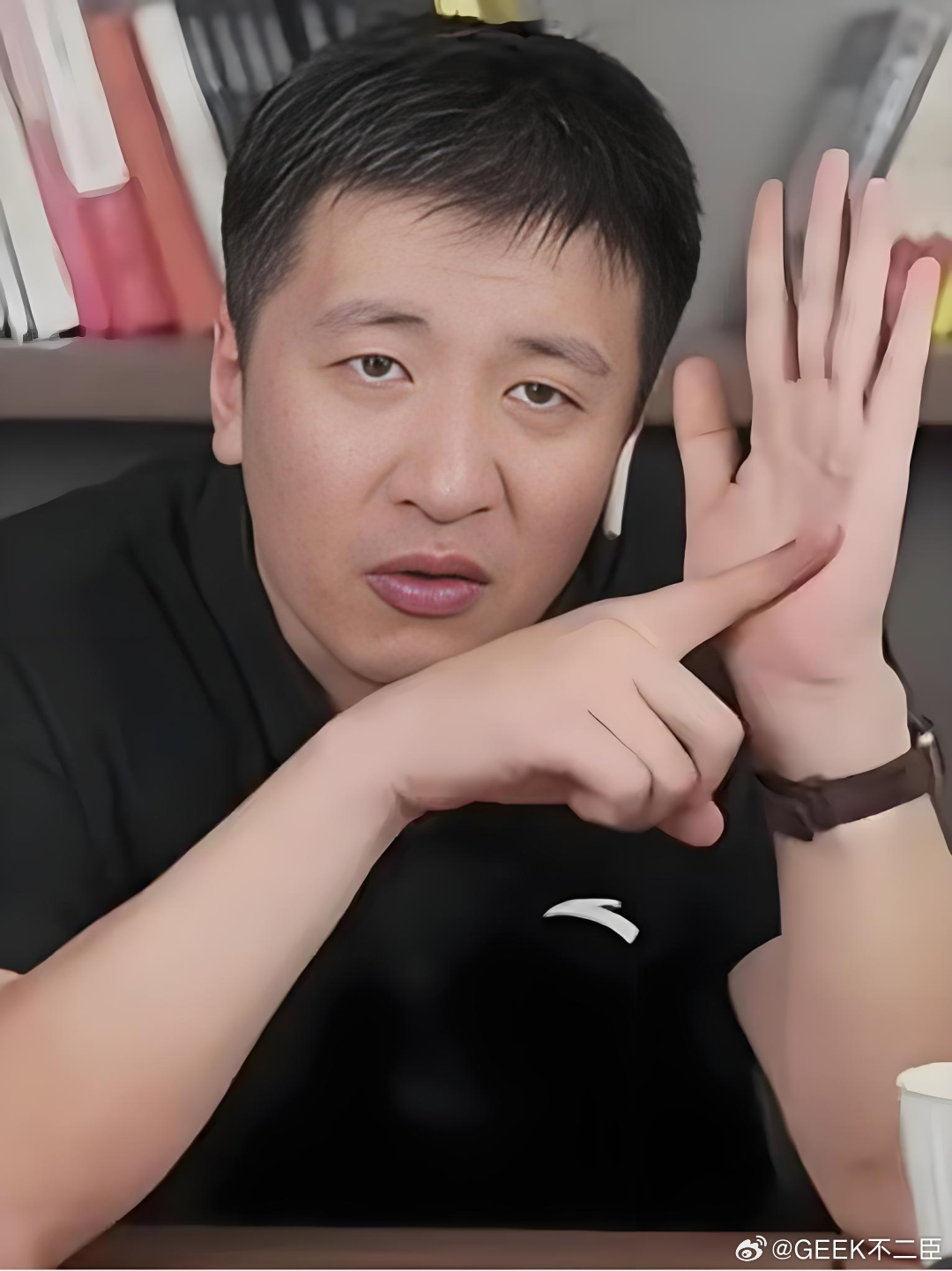 合伙人回应张雪峰心脏骤停抢救传闻所有的功成名就，都要建立在身体健康的基础上。愿我