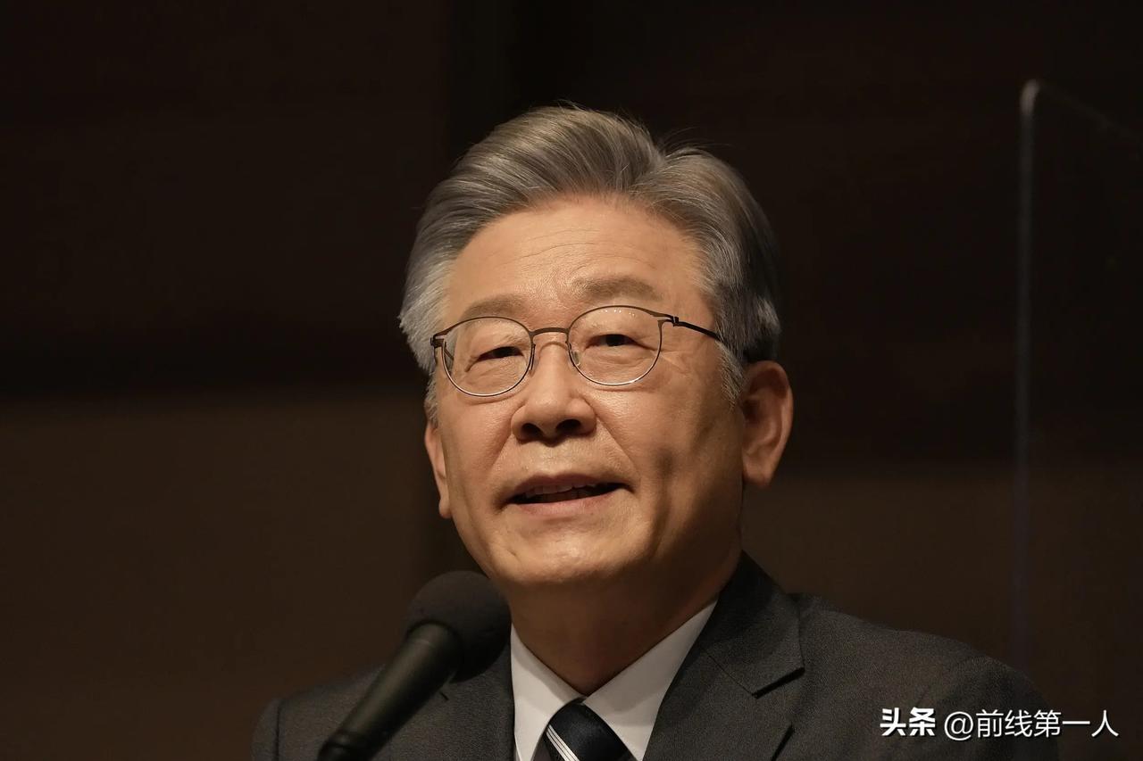 韩国不签，日本网友破防了！美国牵头14国逼中国承认南海仲裁，日本跳得最欢，转头发