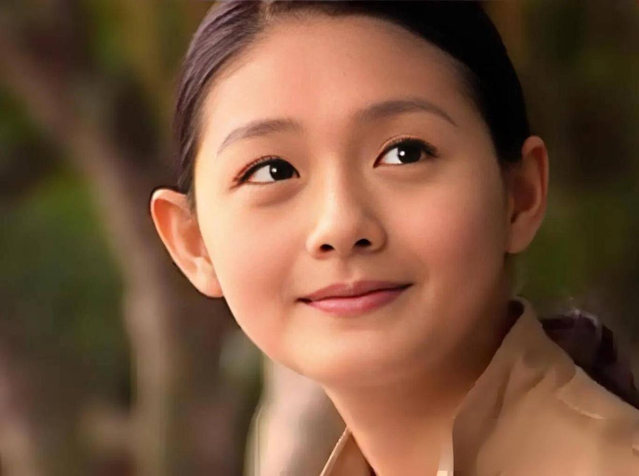 一直以来都有很多人都说大S长相普通、身材也一般，就是个很平常的女生。可当年她演《