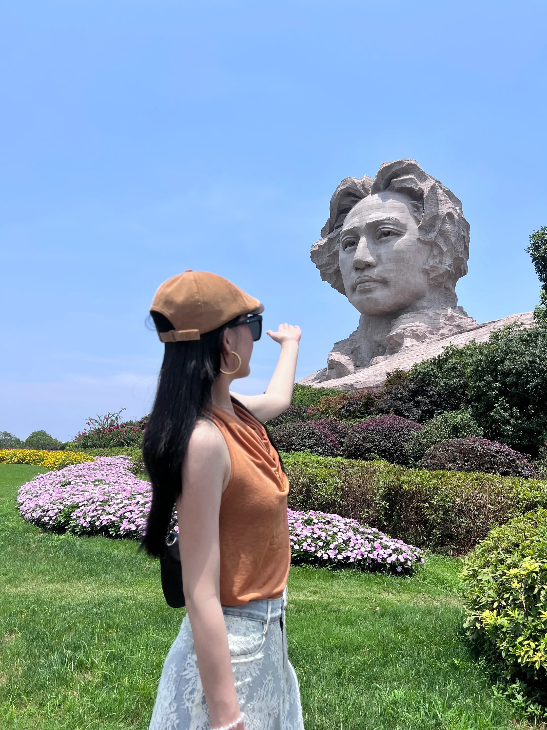 今天来到了桔子洲！一上午都在为这个男人忙碌