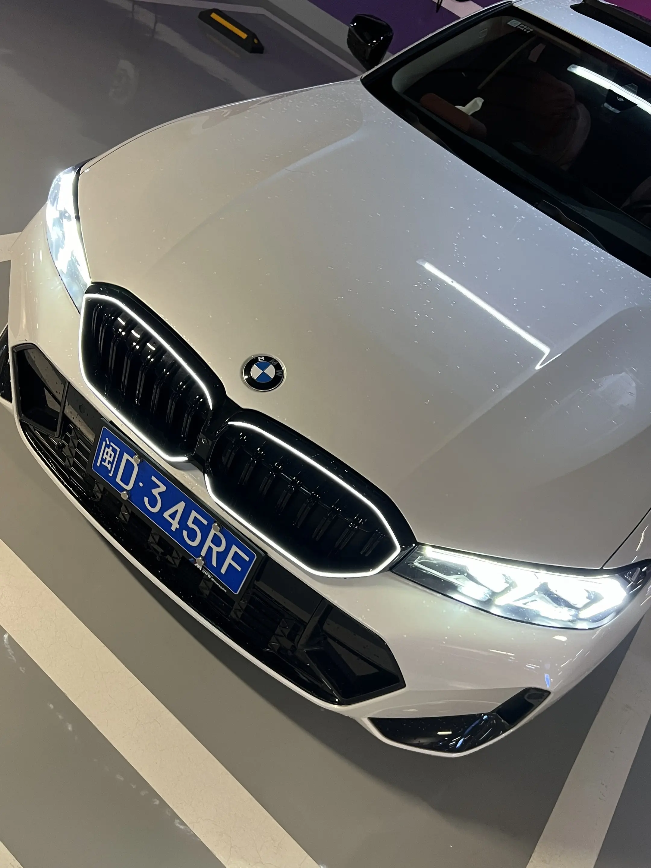 普通人哪有试错的机会 一辆宝马3已经是很多人要努力很久才买下来的