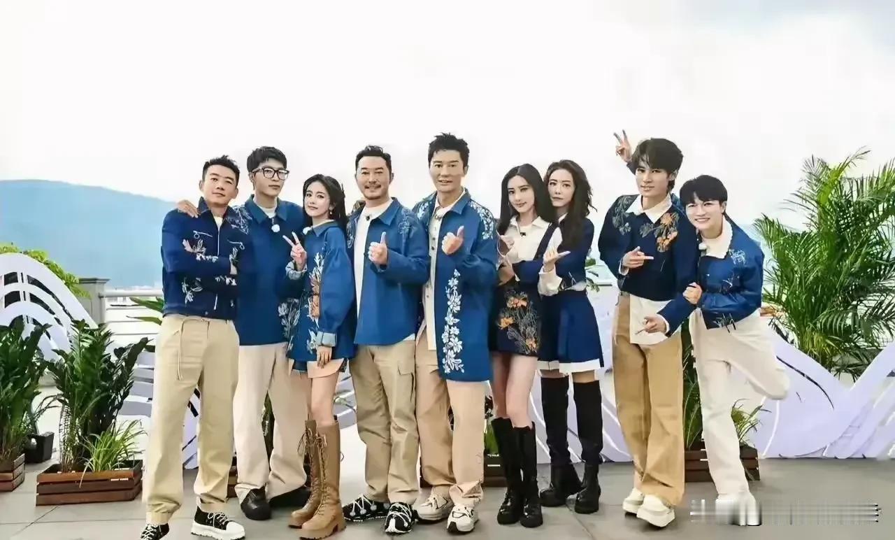 个子矮真的很丢人吗？
如果男生可以穿高跟鞋👠，这些自认为自己矮的男生是不是也要
