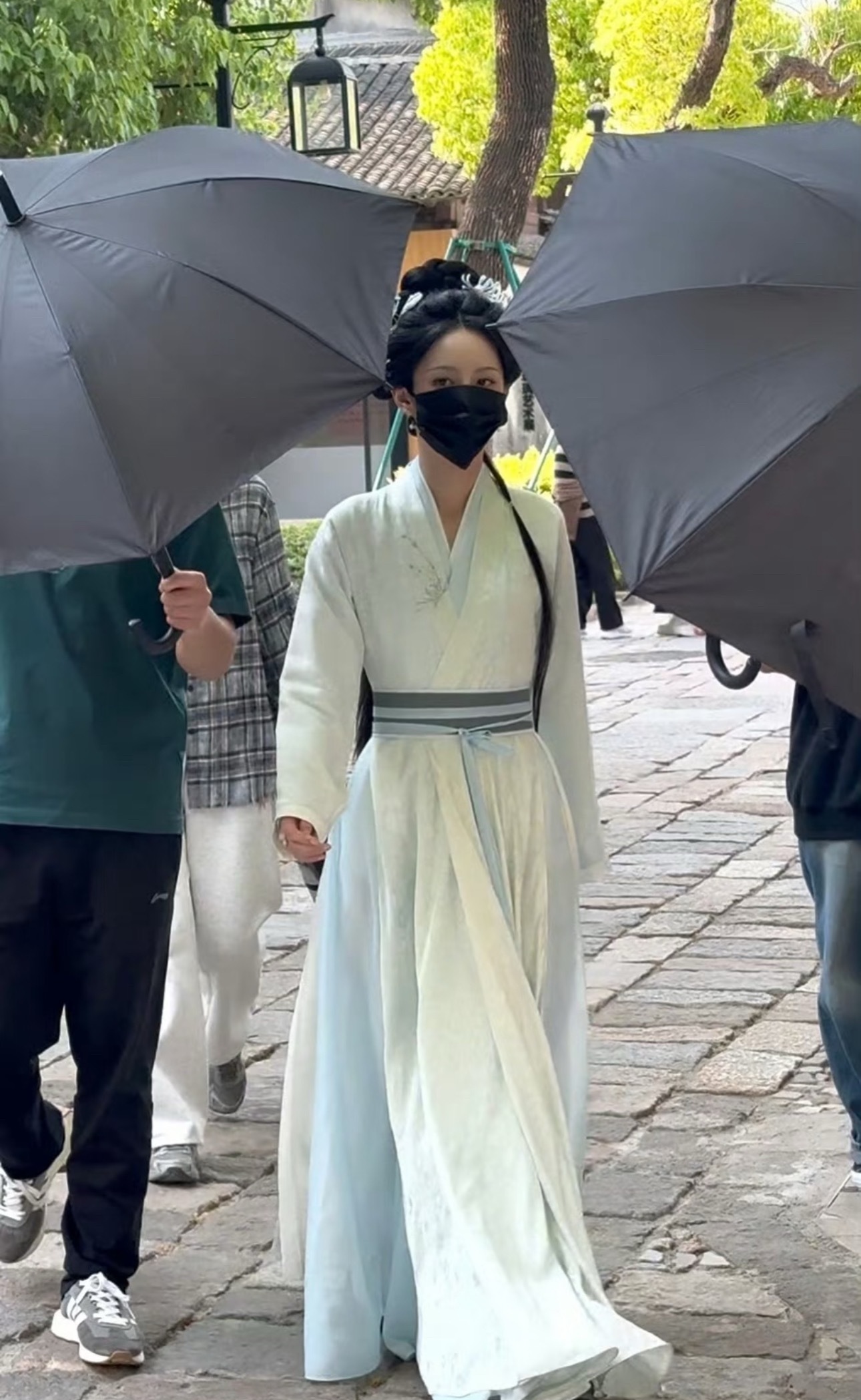 周也天生就是要演侠女的气质 ​​​