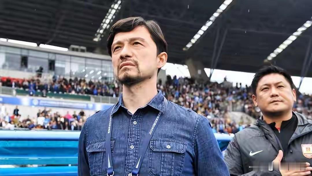 胡诌八咧！谢晖将取代张外龙在下赛季执教重庆铜梁龙，这妥妥是某些人无中生有编造出的