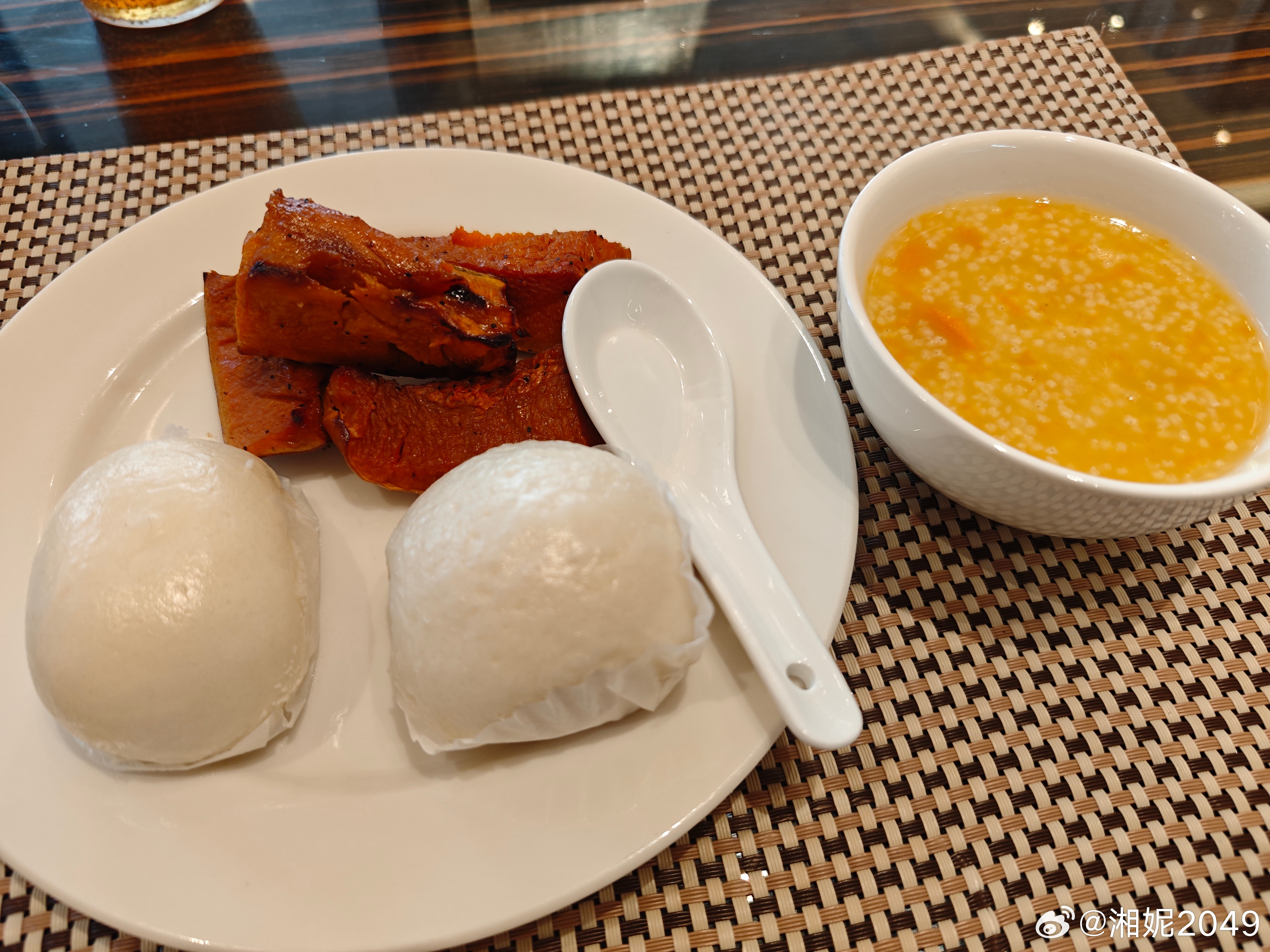 早兄弟们，这条微博养铁粉～ 