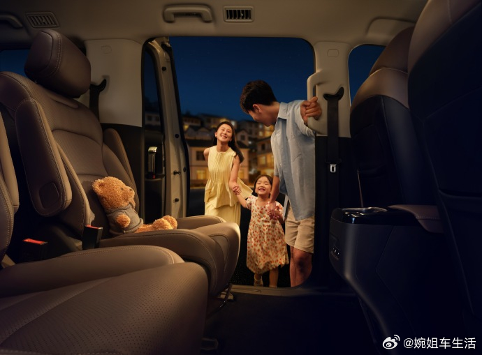 五菱又整了个狠活儿！星光730 起步价7.3万是真香啊。最牛的是啥？一款车居然给